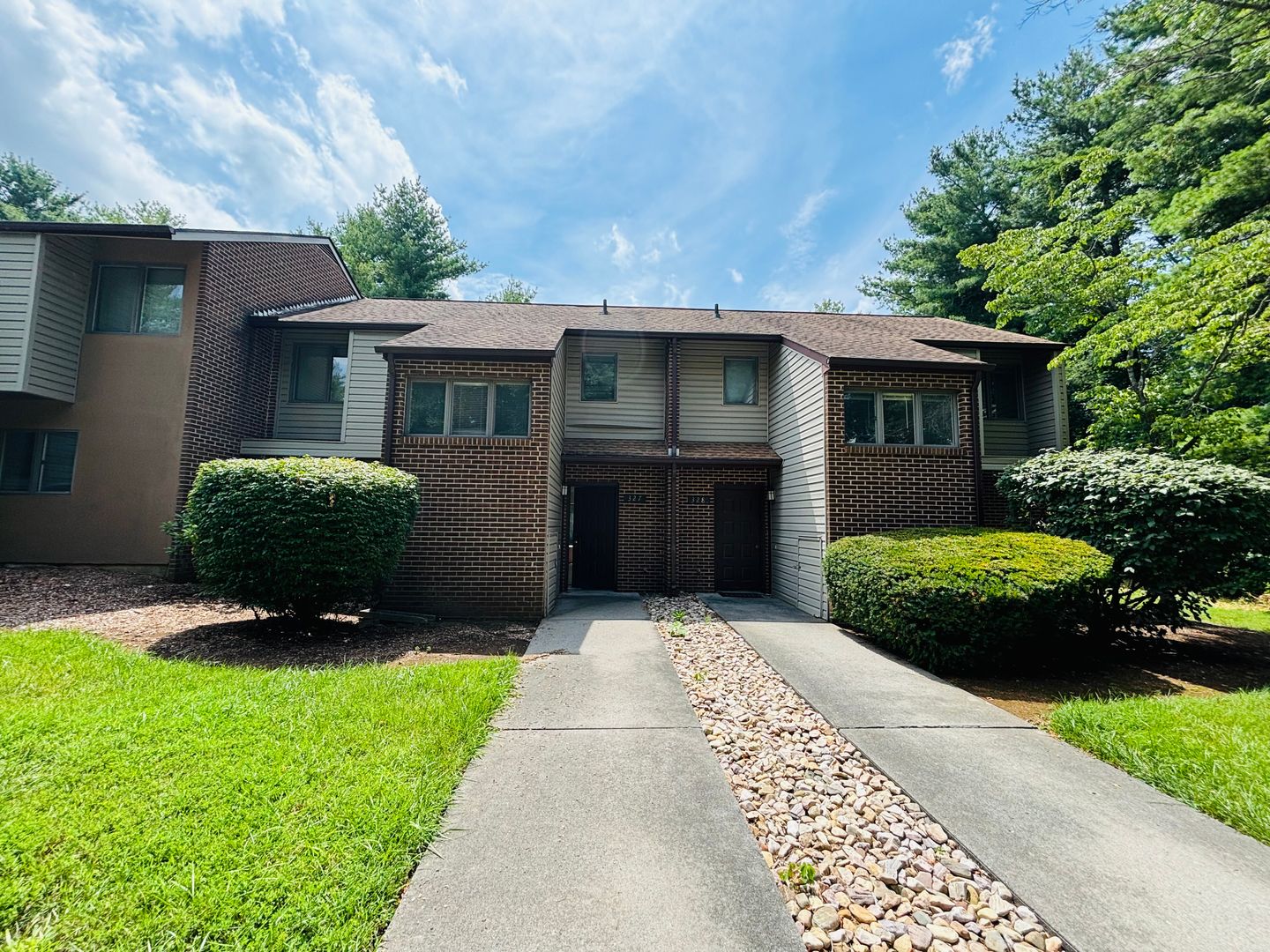 Blacksburg House: 327 Shenandoah Circle