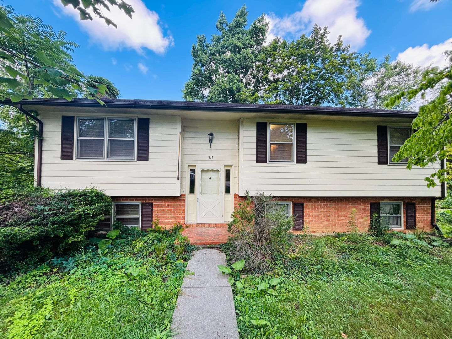 Blacksburg House: 315 Sunset Blvd.