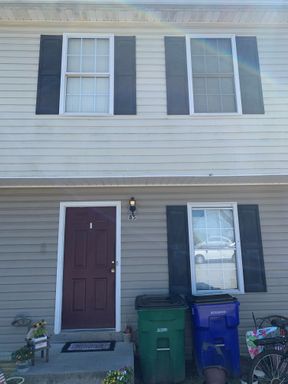 3 Bedroom 2.5 Bath Townhouse – photo 1