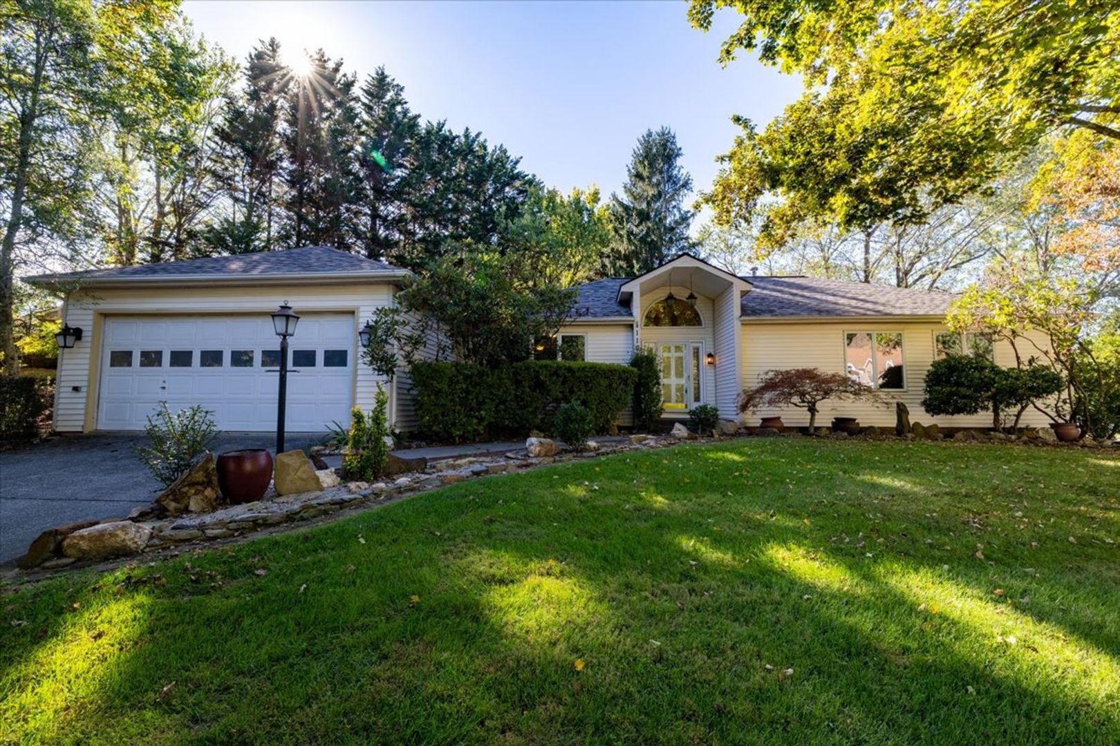 Blacksburg House: 1102 Mourning Dove Dr.