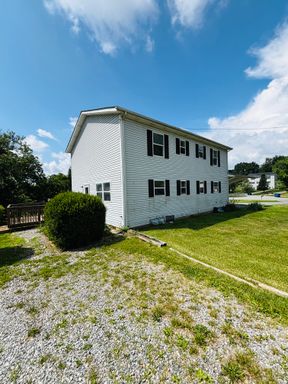Duplex in Christiansburg – photo 1