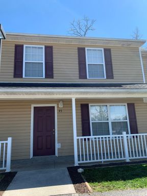 3 Bedroom 2.5 Bath Townhouse – photo 1