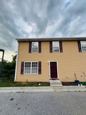 3 Bedroom 2.5 Bath Townhouse – photo 1