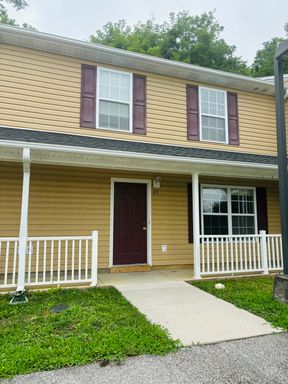 3 Bedroom 2.5 Half Bath Townhouse – photo 1