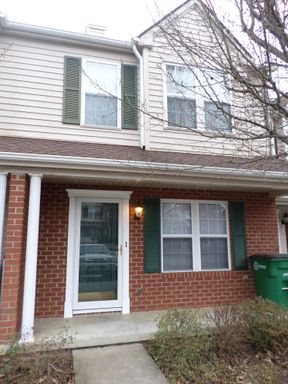 2 Bedroom 2.5 Bath Townhouse – photo 1