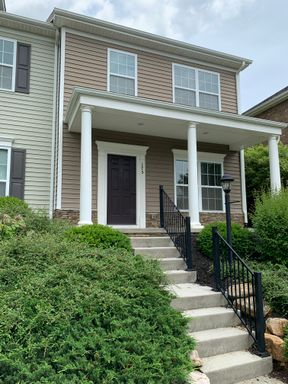 2 Bedroom, 2.5 Bath Townhouse with detached one-car garage – photo 1