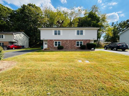 3 Bedroom, 1.5 Duplex – photo 1