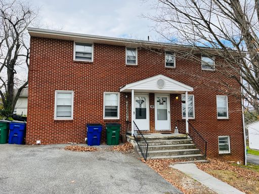 2 Bedroom, 2 Bath Townhouse – photo 1