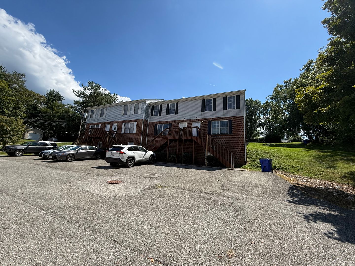 Christiansburg Townhome: 735 East Main St.