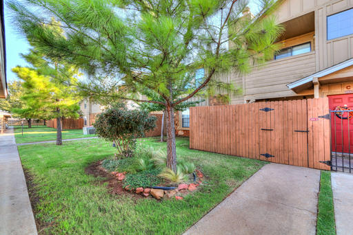 QUAIL SPRINGS GEM | COZY 1 BEDROOM TOWNHOME! – photo 1