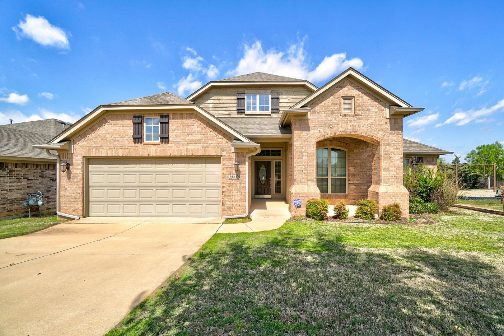 Edmond House: 18445 Las Meninas Dr