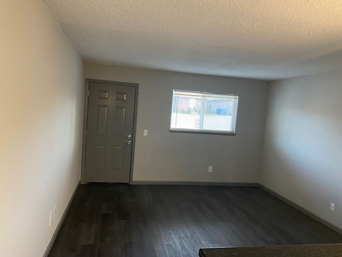 Edmond Apartment: 1012 Chartrand Ave