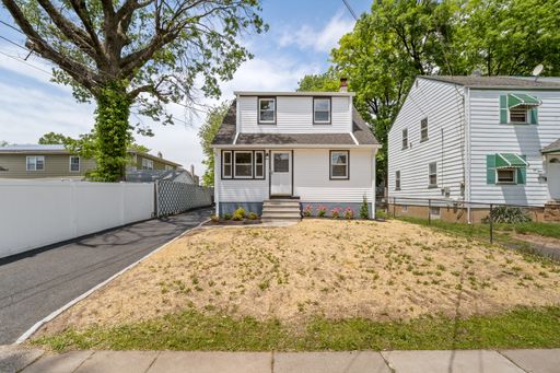 Fully Gut-Renovated 4BR Home with Huge Backyard | Everything Brand New | $500 Off 1st month rent if move-in by 07/01 – photo 1