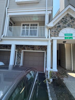 19 Newburgh Dr