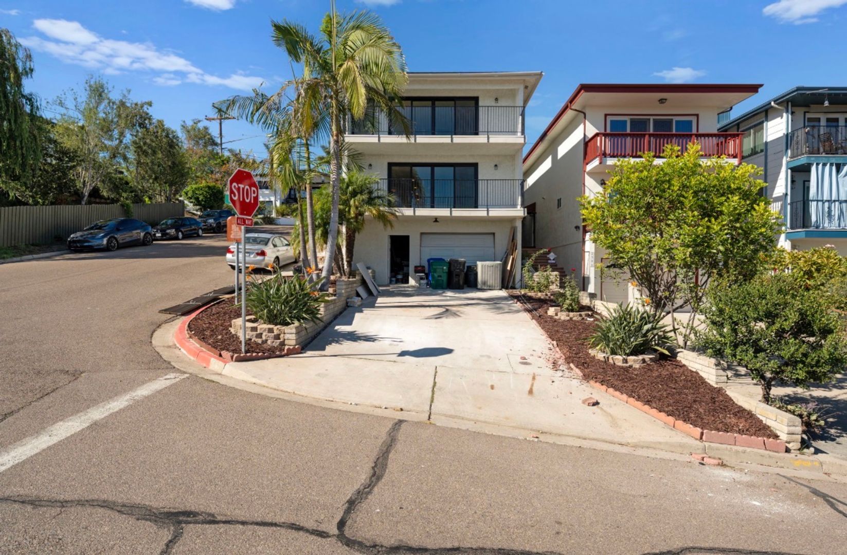 San Diego House: 4889 Randall St.
