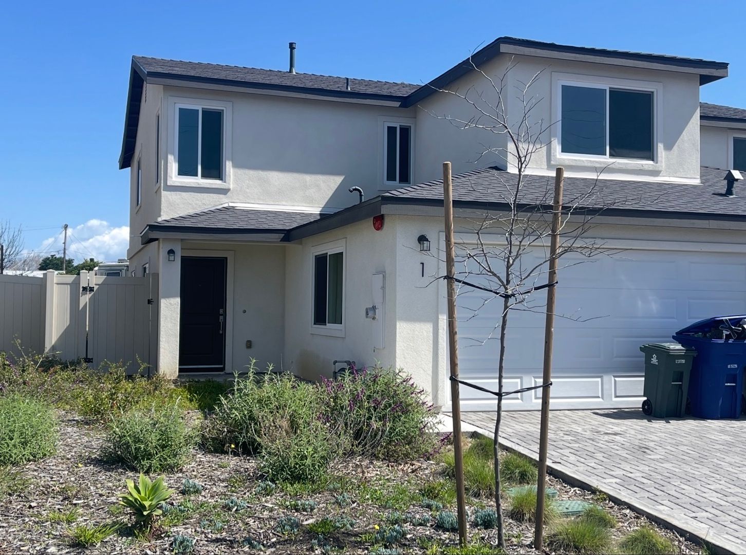 Chula Vista Townhome: 187 Oxford St #1