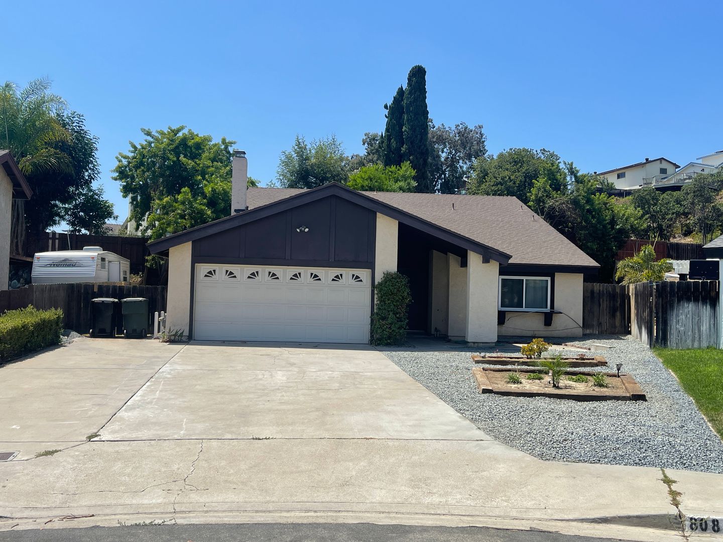 Chula Vista House: 808 Plaza Flora