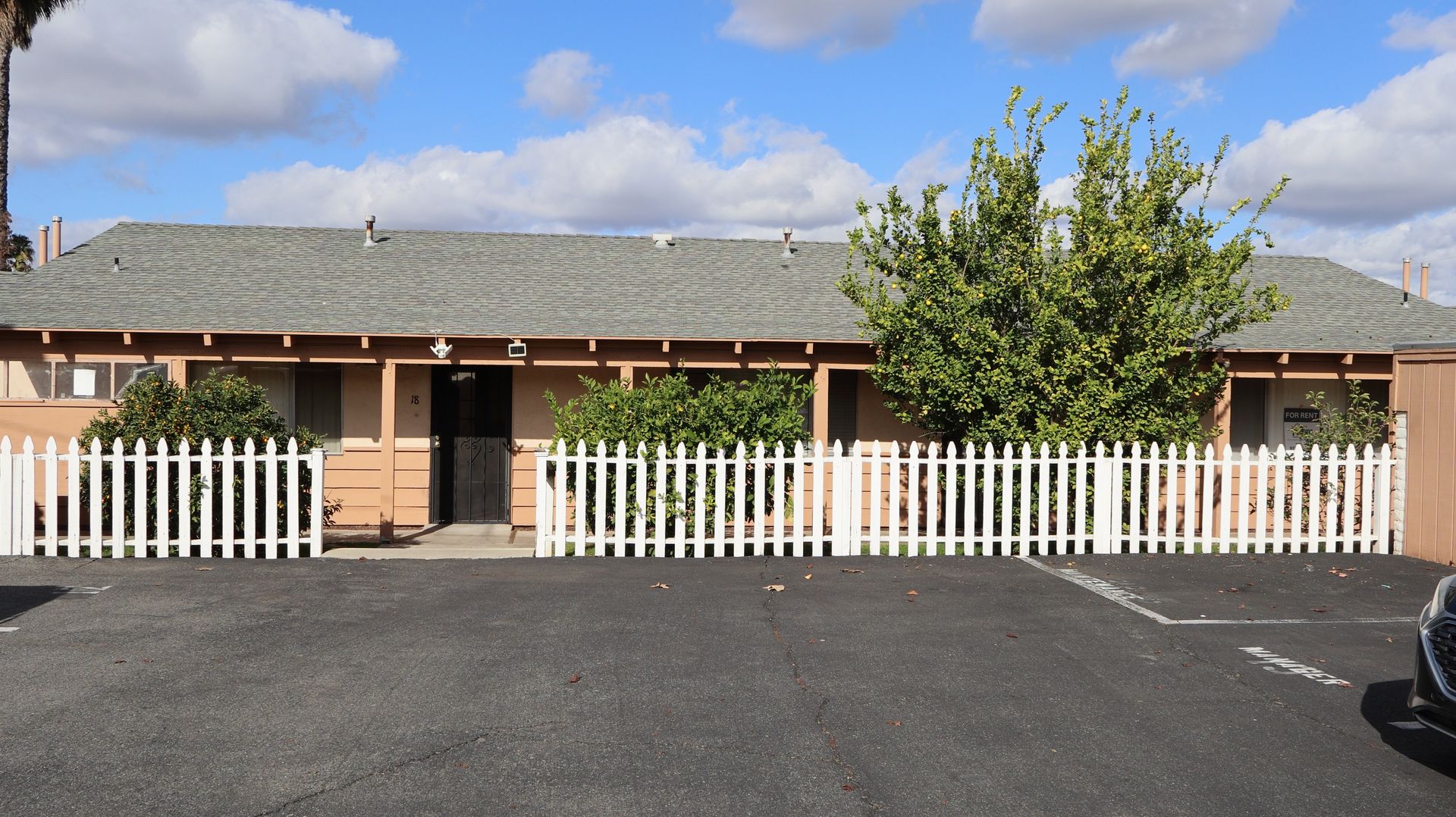 El Cajon Condo: 972 Merritt Dr #16