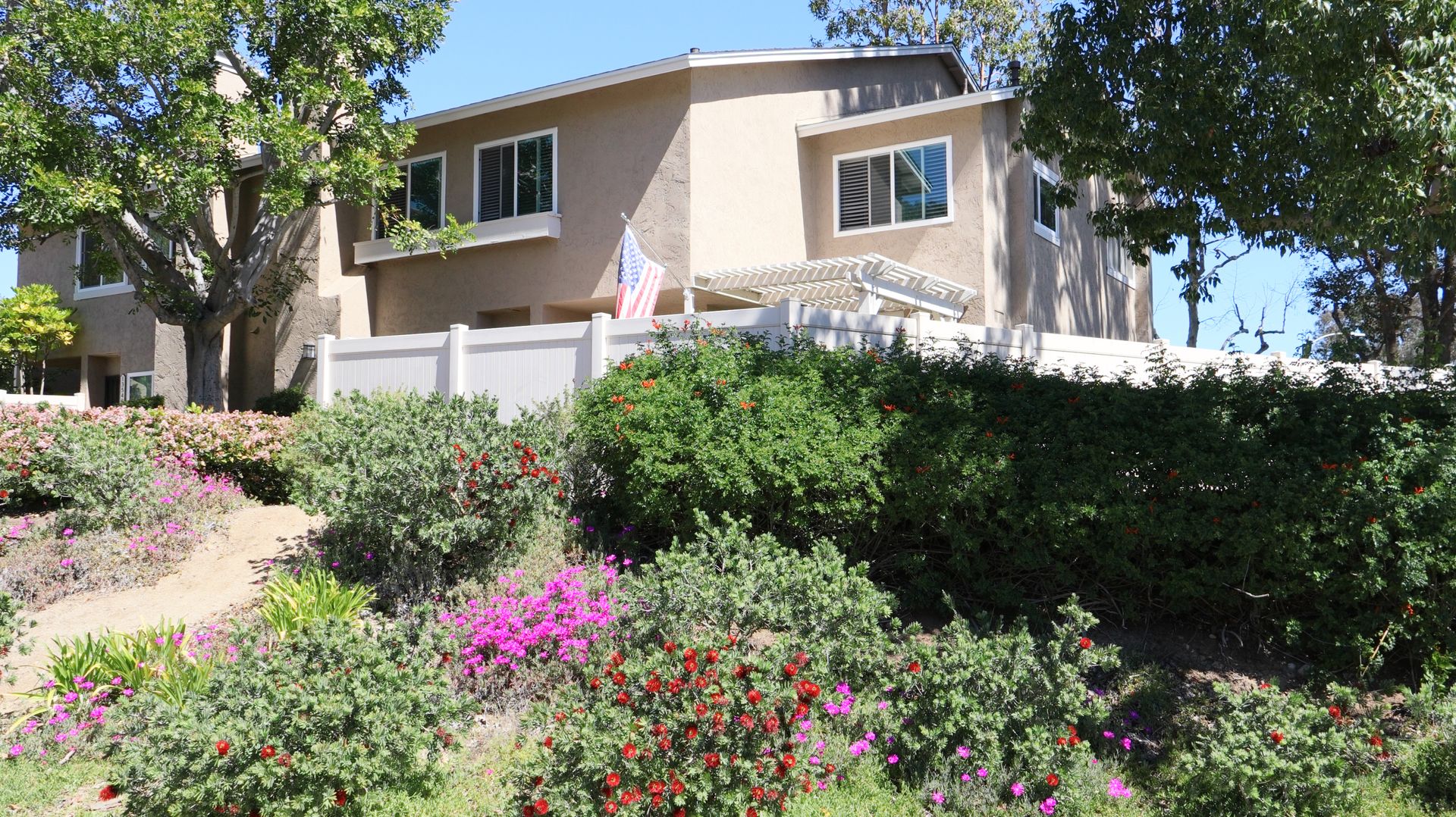 Poway Townhome: 13551 Comuna Dr