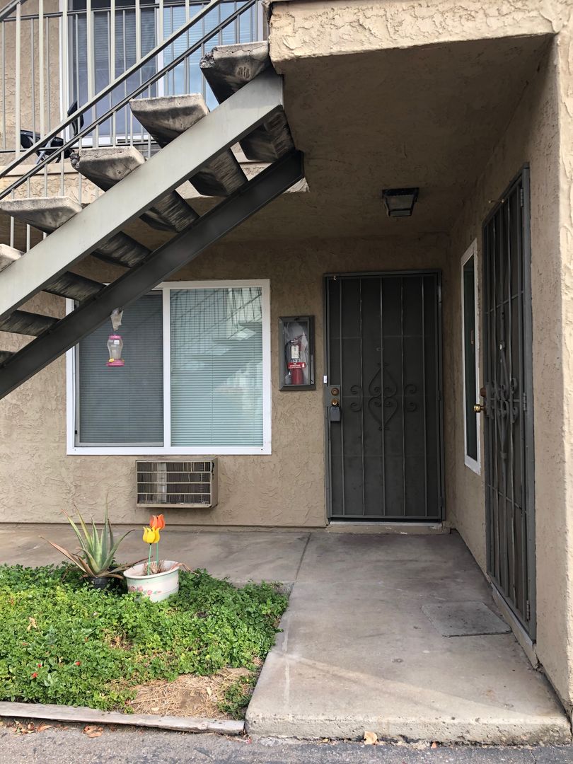 Lakeside Apartment: 12711 Laurel Street