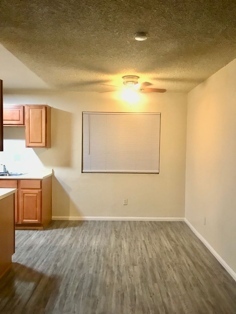 San Diego Apartment: 12711 Laurel Street