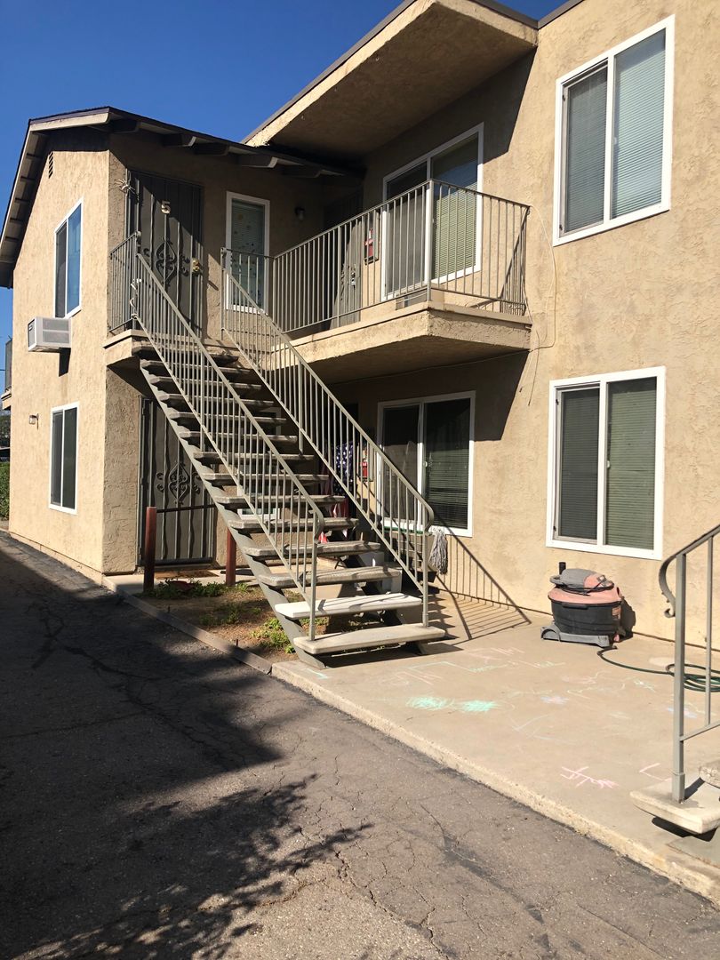 San Diego Apartment: 12711 Laurel Street