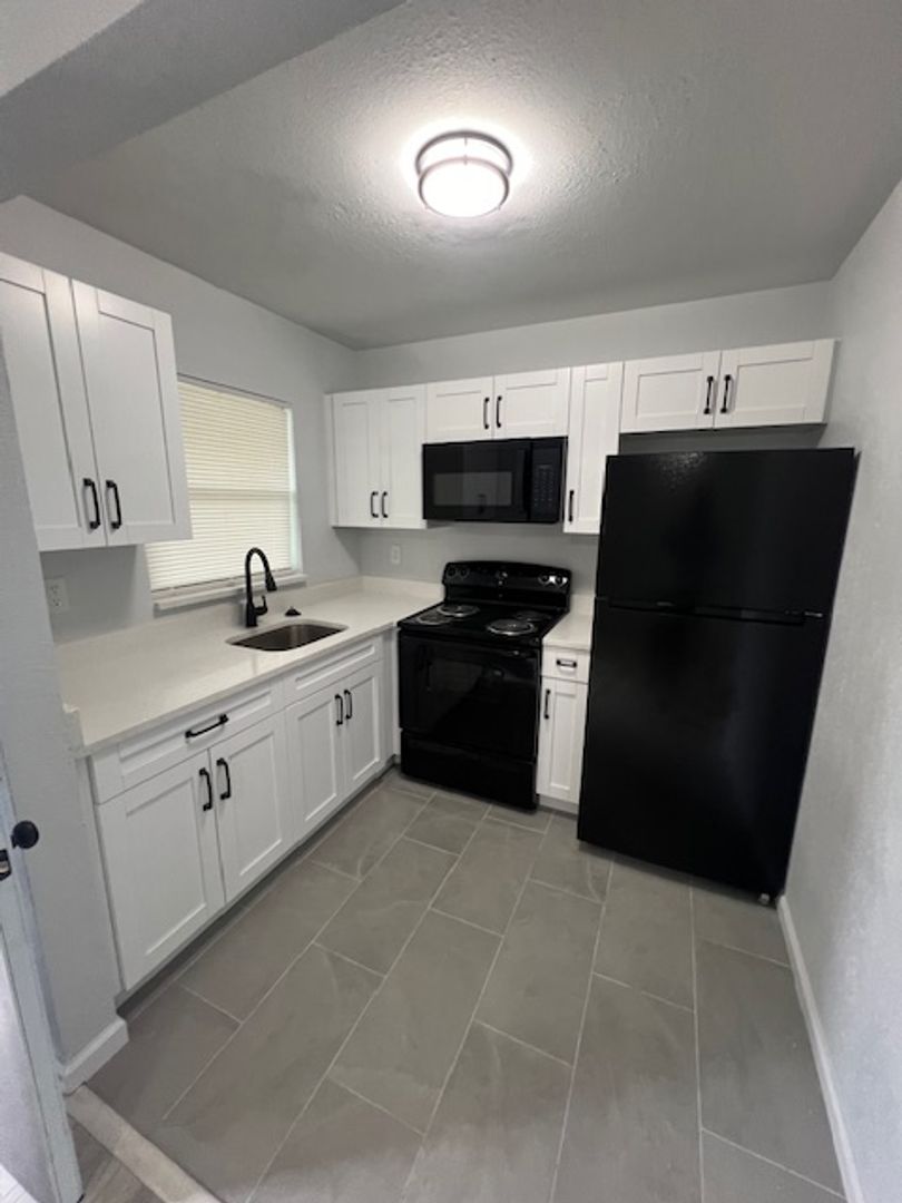 Tampa Apartment: 1104 E 140th Ave