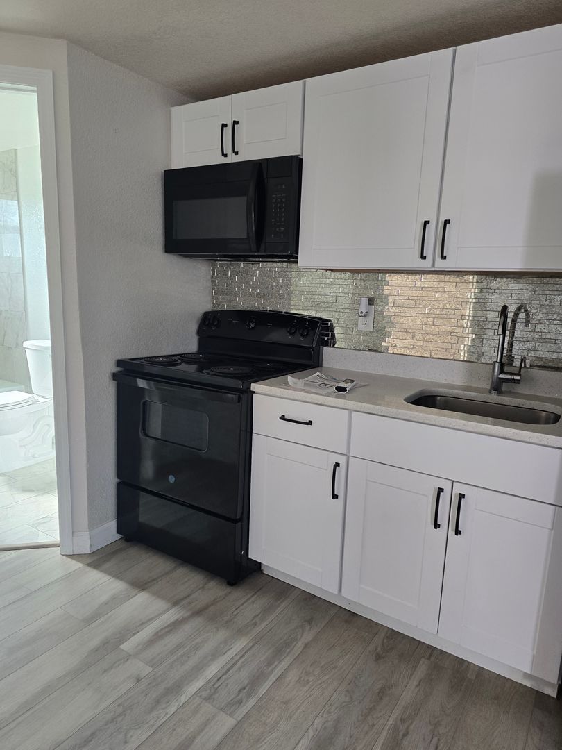 Tampa Apartment: 1104 E 140th Ave