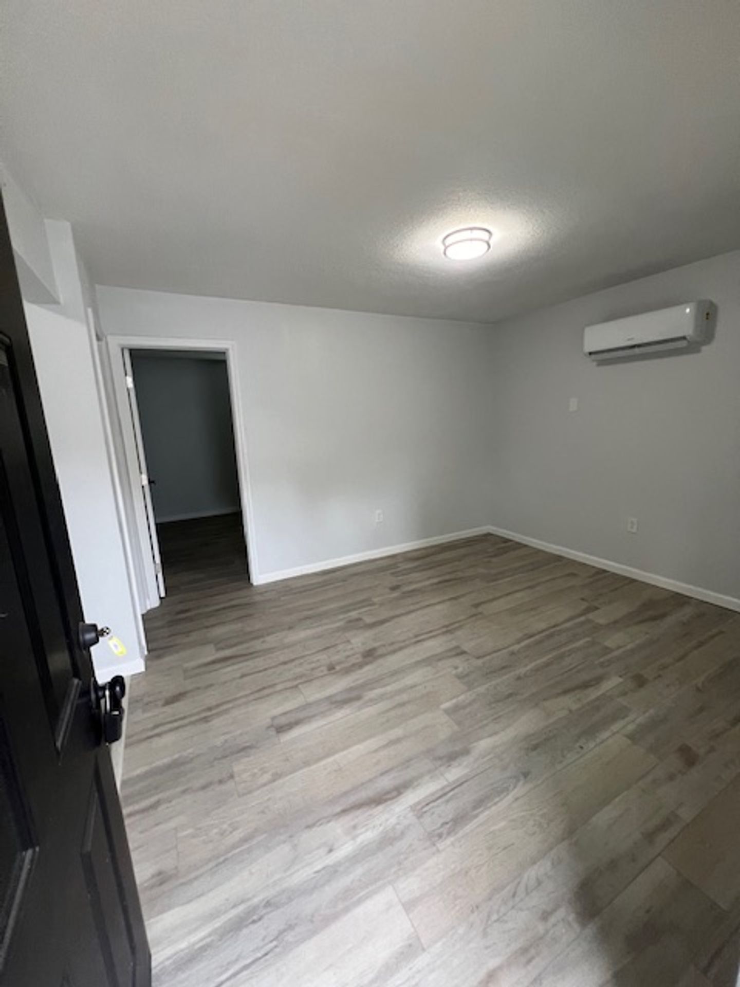 Tampa Apartment: 1500 Joann Ct