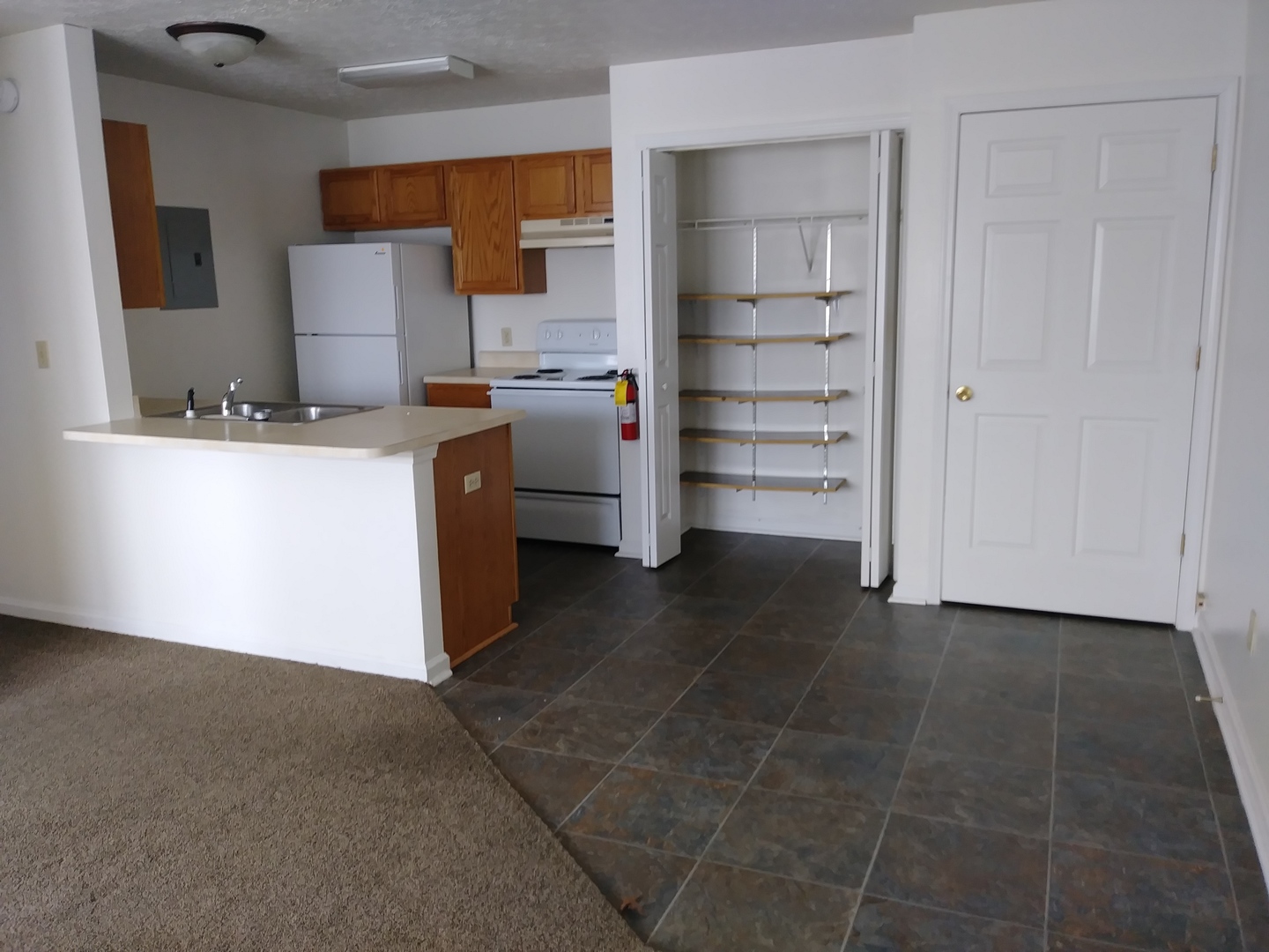 Bloomington Apartment: 1622 S. Curry Pike