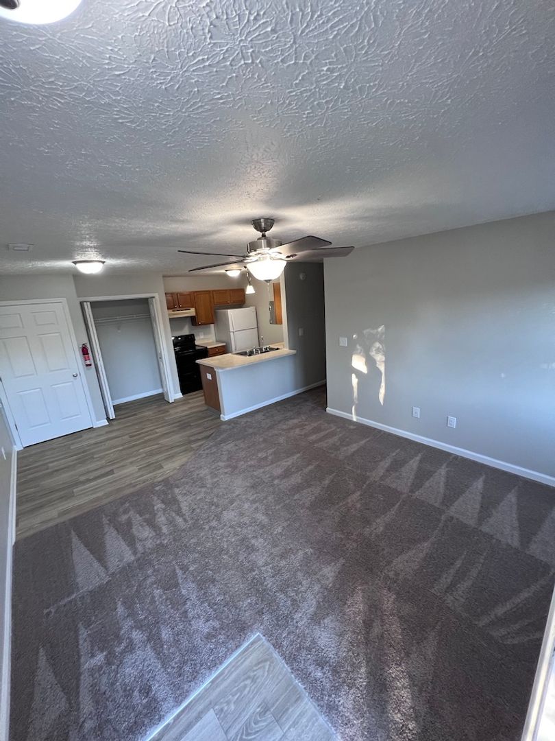 Bloomington Apartment: 1622 S. Curry Pike