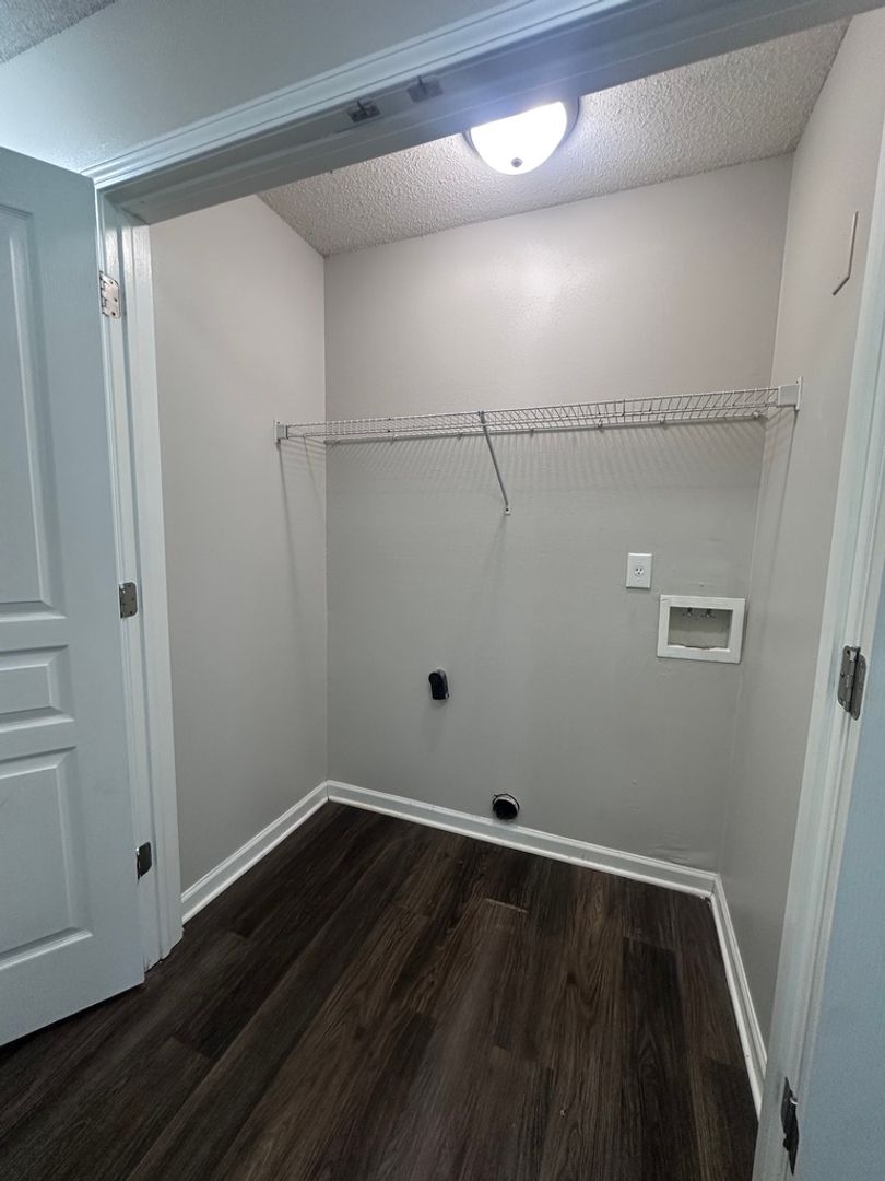 Trafalgar Pointe Apartments 4 of 11