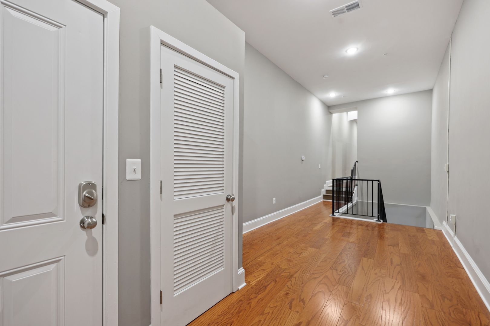 Baltimore Apartment: 6 S Calvert Street