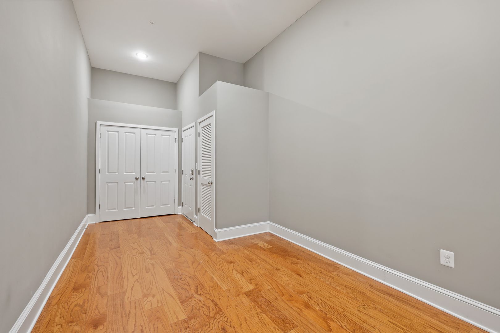 Baltimore Apartment: 6 S Calvert Street