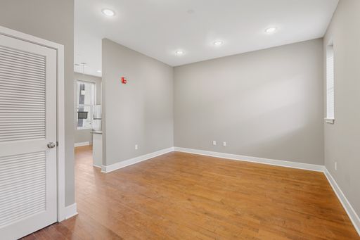 New luxury apartments near downtown! – photo 1