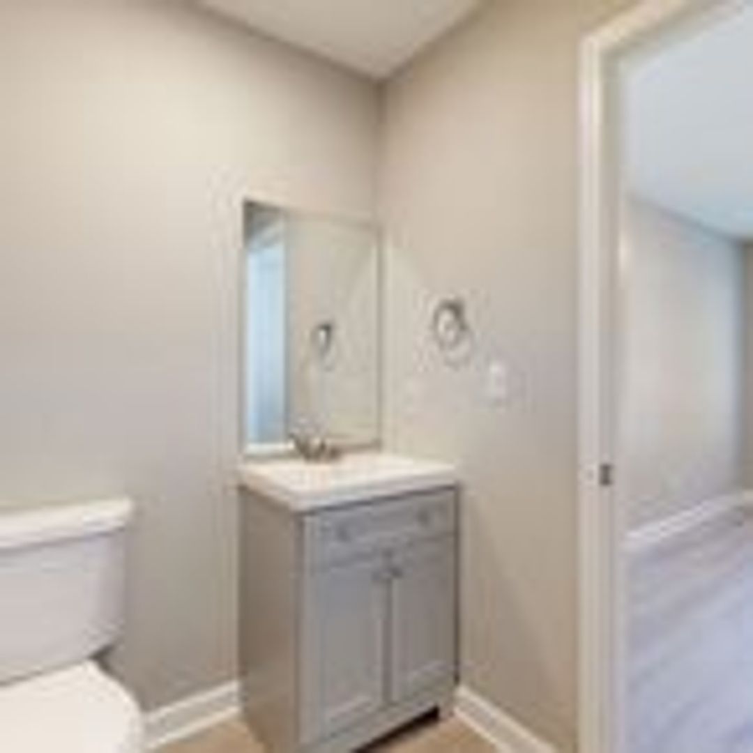 Modern 4 Bedroom 4 Bath Townhome 11 of 12