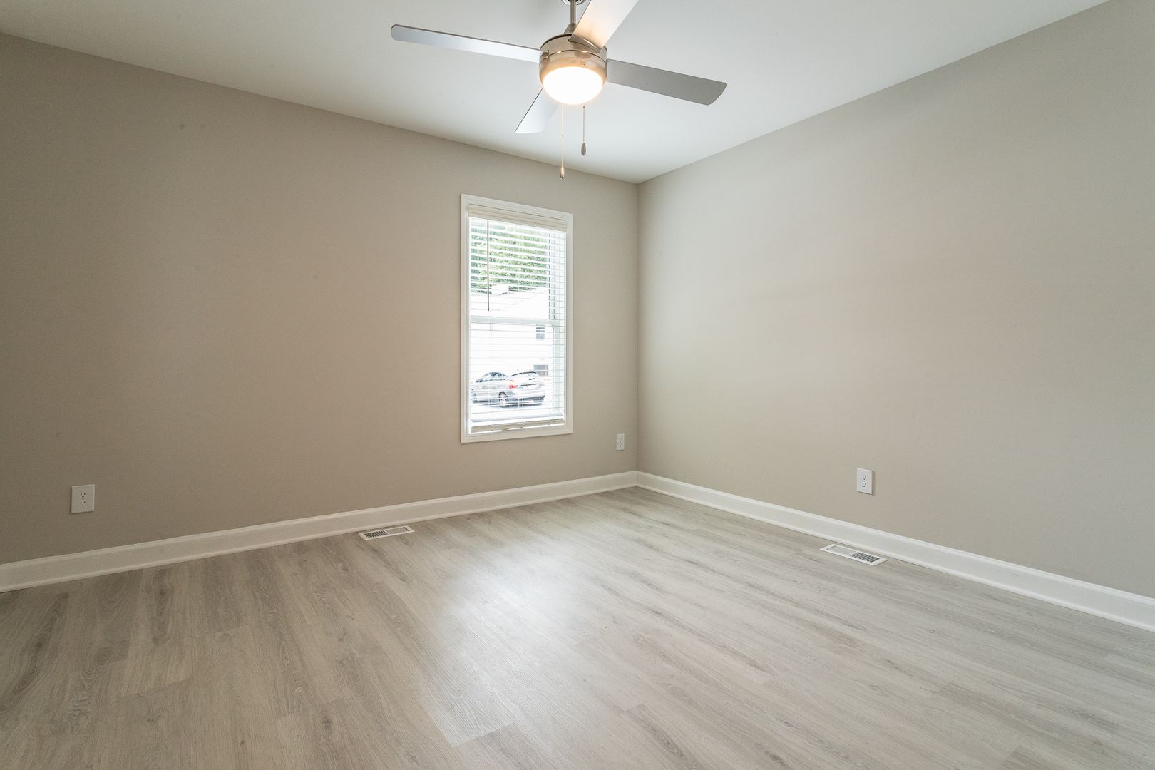 Modern 4 Bedroom 4 Bath Townhome 6 of 12