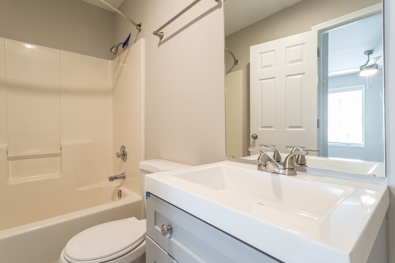 Modern 4 Bedroom 4 Bath Townhome 8 of 12