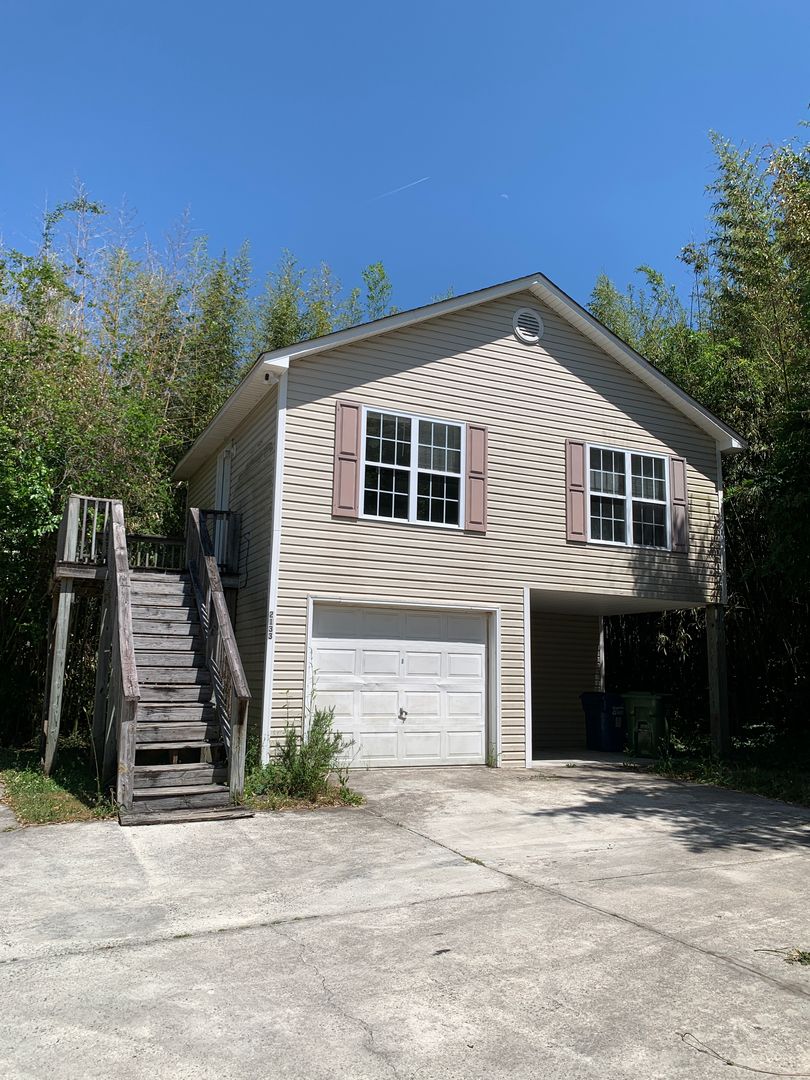Wilmington House: 2133 YAUPON DRIVE