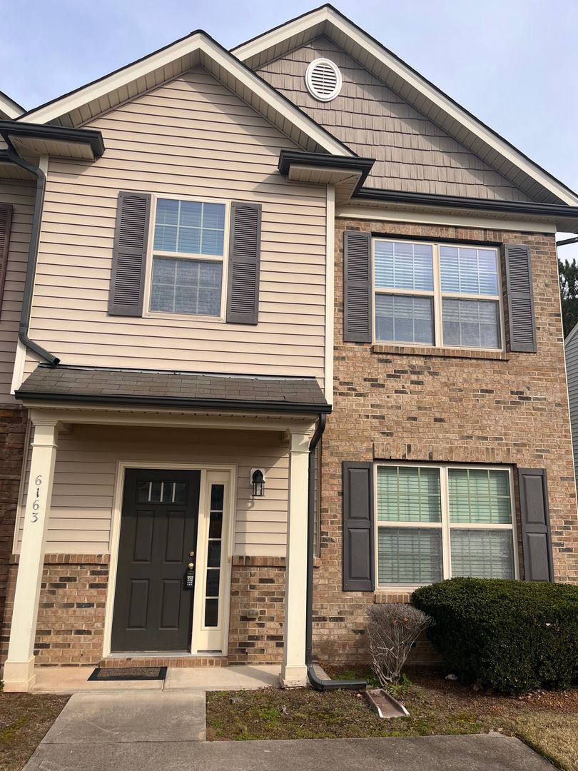 Raleigh Townhome: 6163 Neuse Wood Dr