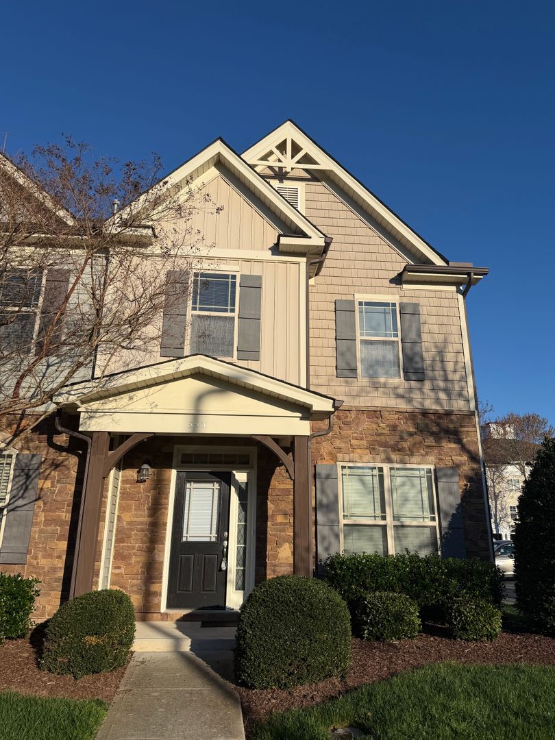 Cary House: 553 Matheson Place