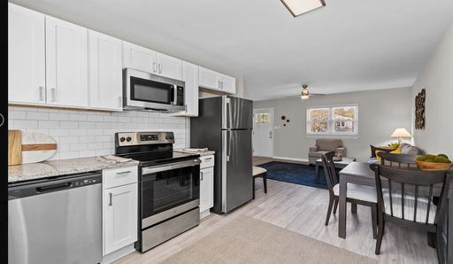 Exceptional Value in a Prime Location-Spacious 3 Bedroom!! – photo 1