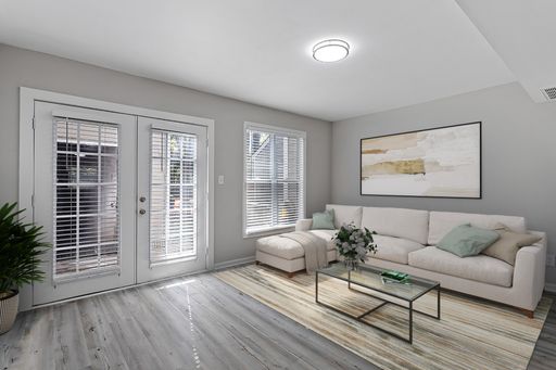 Beautiful 2 Bedroom 1.5 Bath Townhome – photo 1