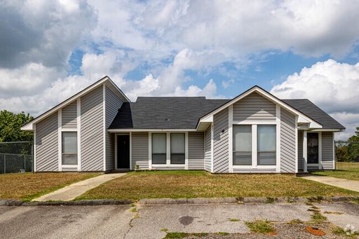 Renovated 2 Bedroom, 1 Bathroom Duplex – photo 1