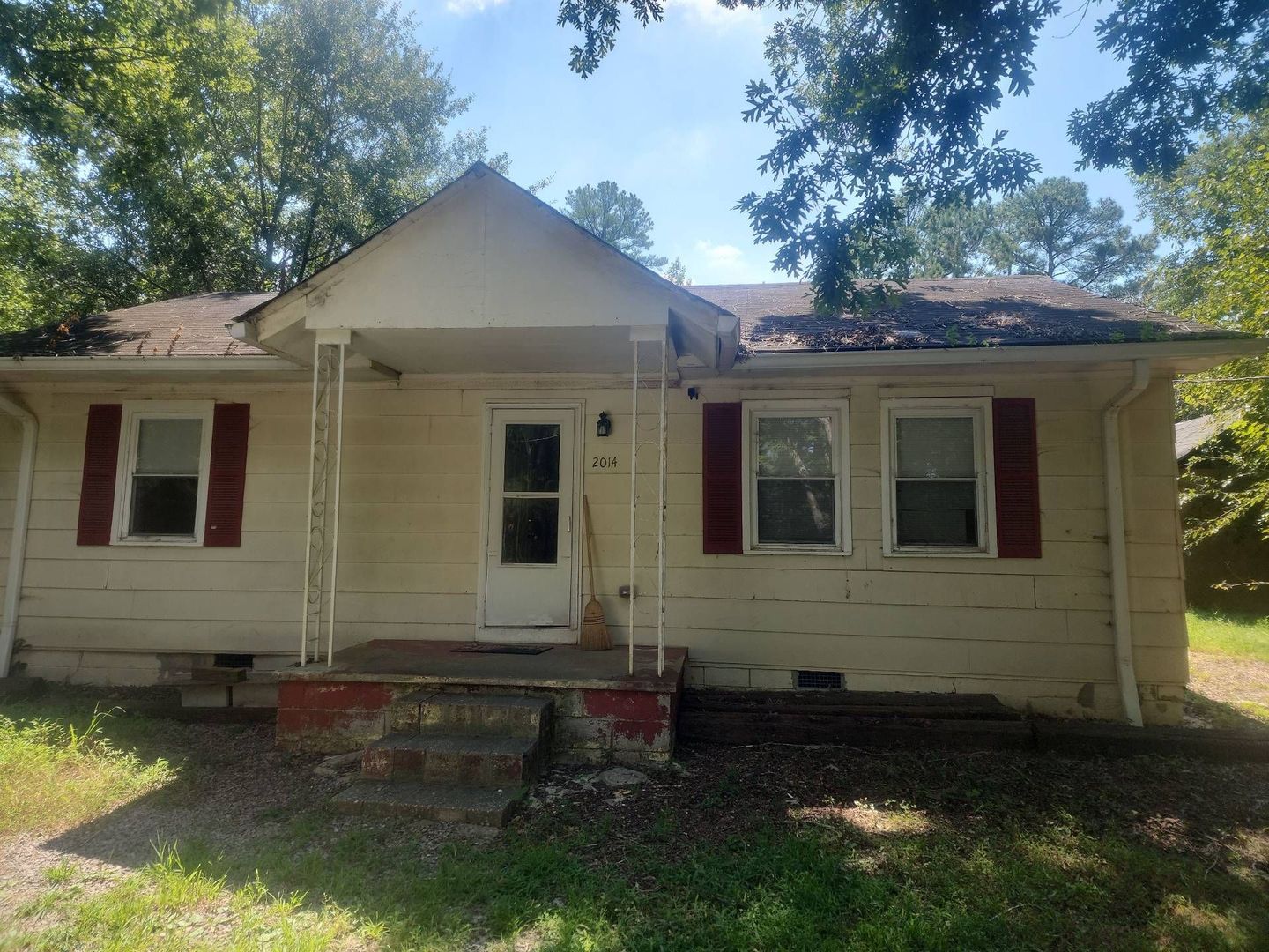 Apex House: 2014 E. Williams Street