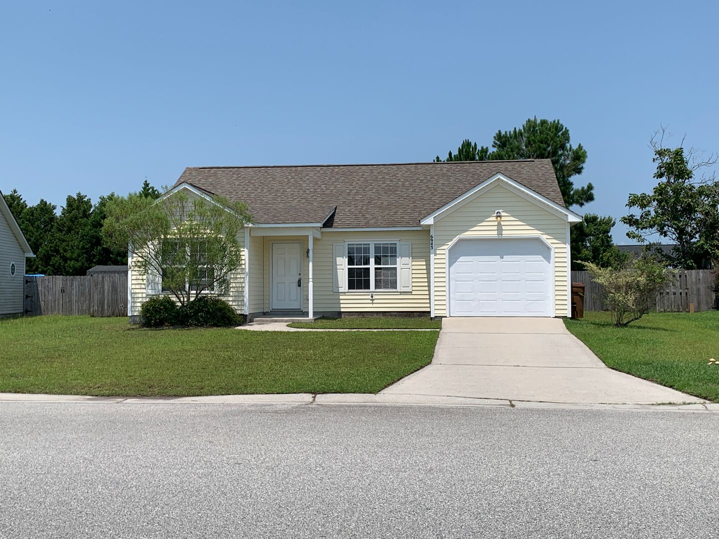 Wilmington House: 6943 NEWBURY WAY