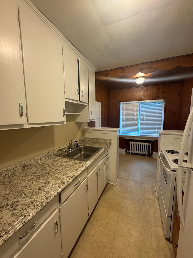 Raleigh Apartment: 8 St. Mary's St.