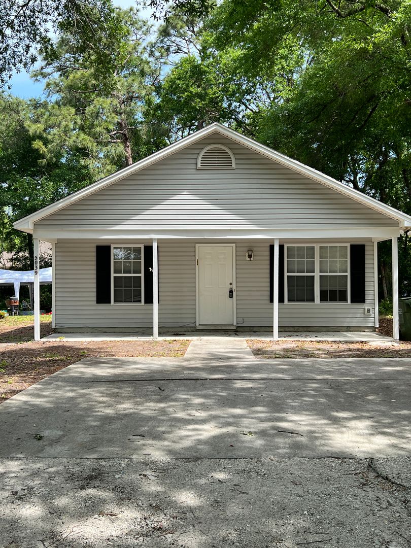 Wilmington House: 5039 PEACHTREE AVENUE
