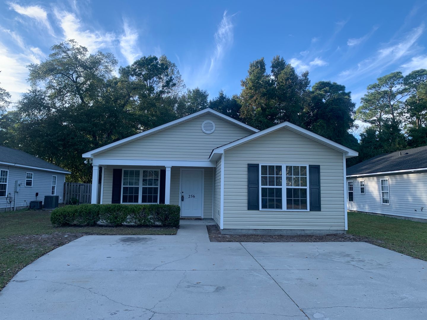 Wilmington House: 256 VICTORY GARDENS DRIVE