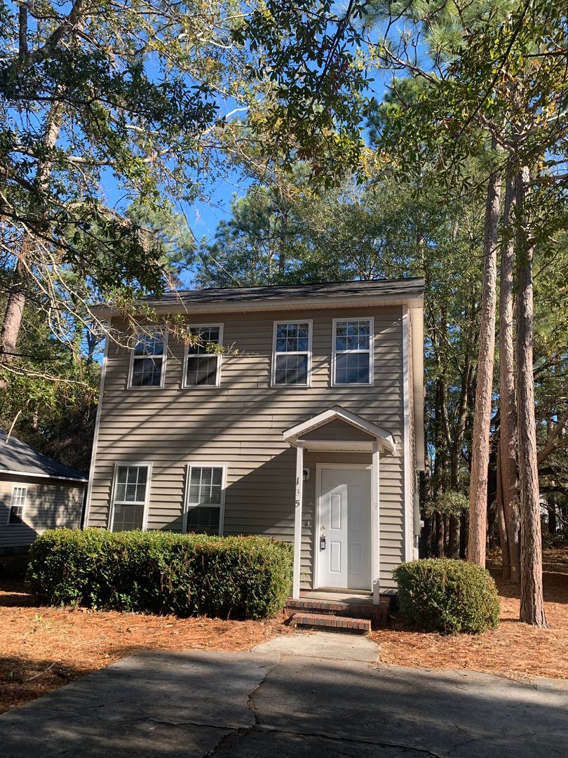 Wilmington House: 135 CHARTER DRIVE